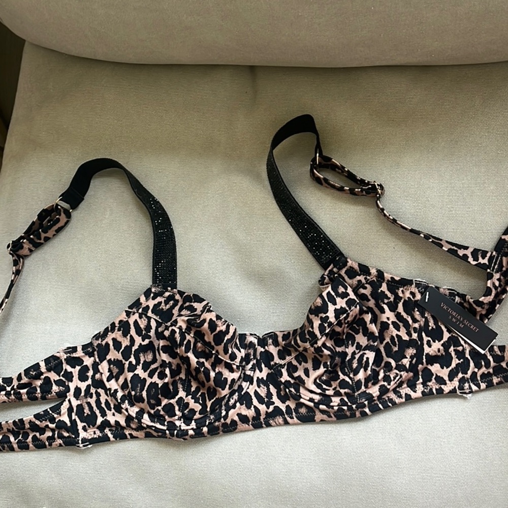 Victoria's Secret Shine Strap Wicked Bikini Top. Sexy Leopard